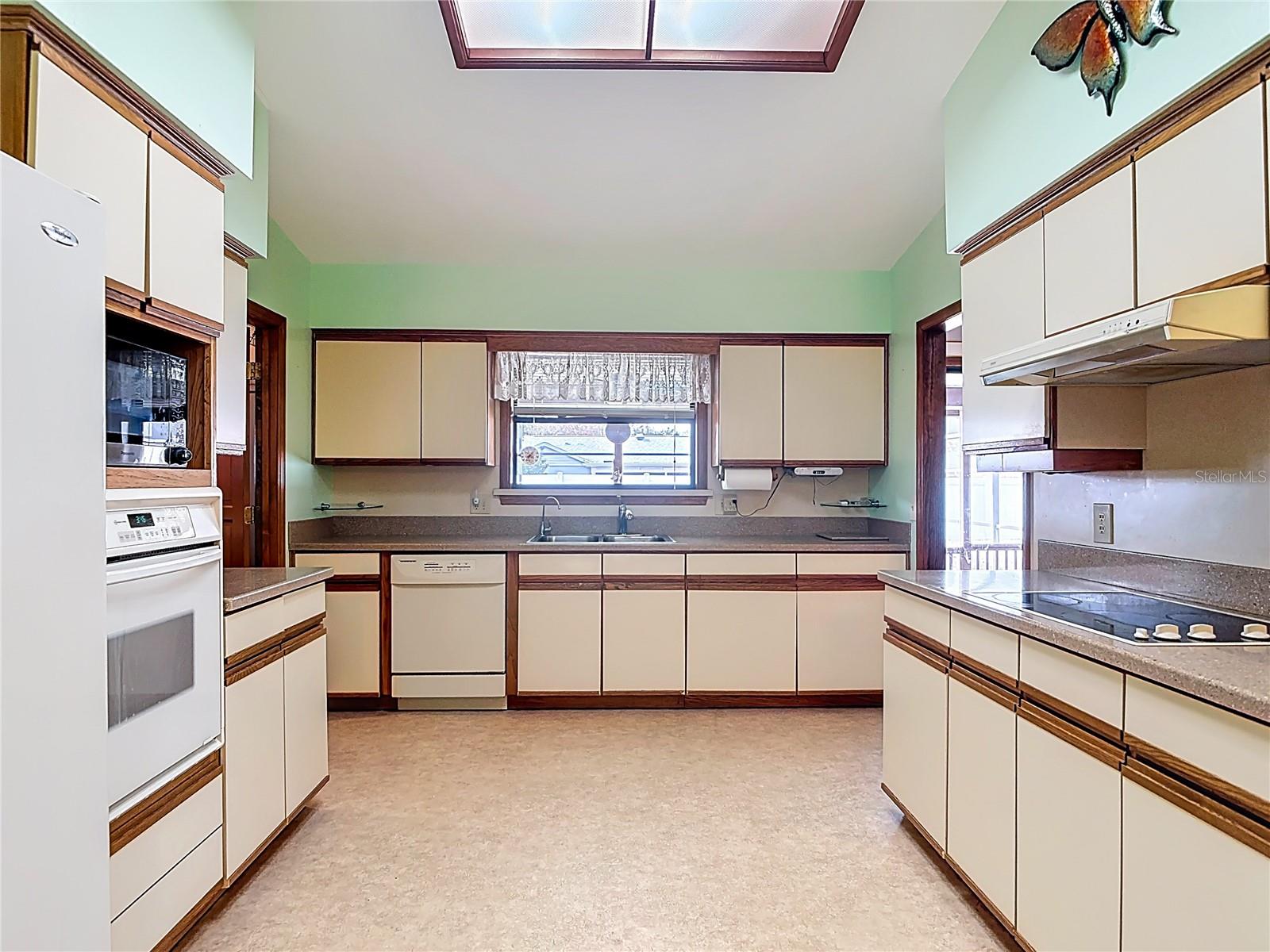 DELTONA LAKES - Residential