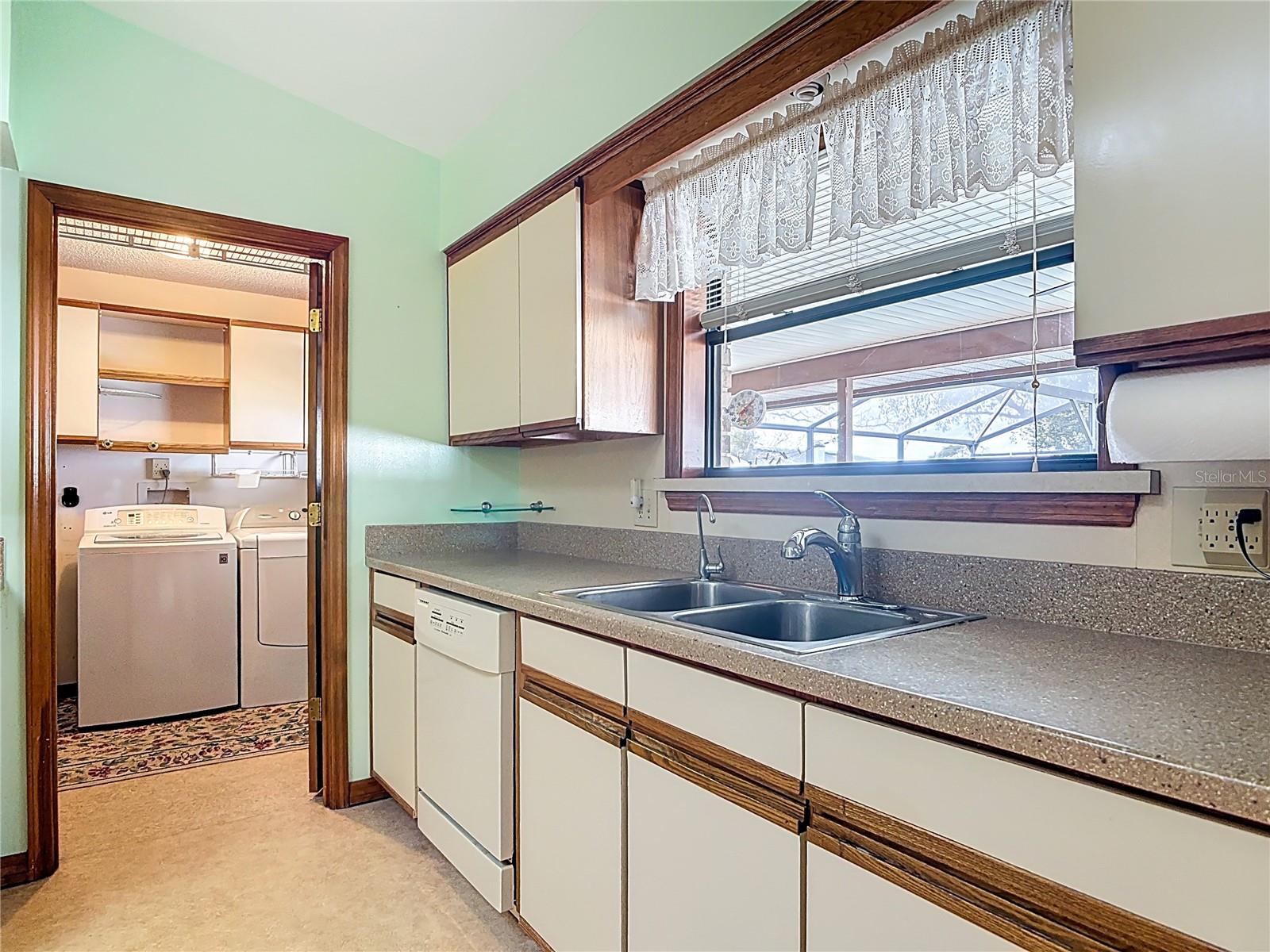 DELTONA LAKES - Residential