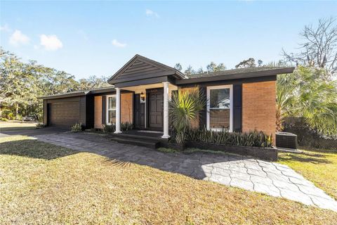 Photo of 1829 SE 6th Avenue, Ocala, FL 34471 (MLS # OM712007)