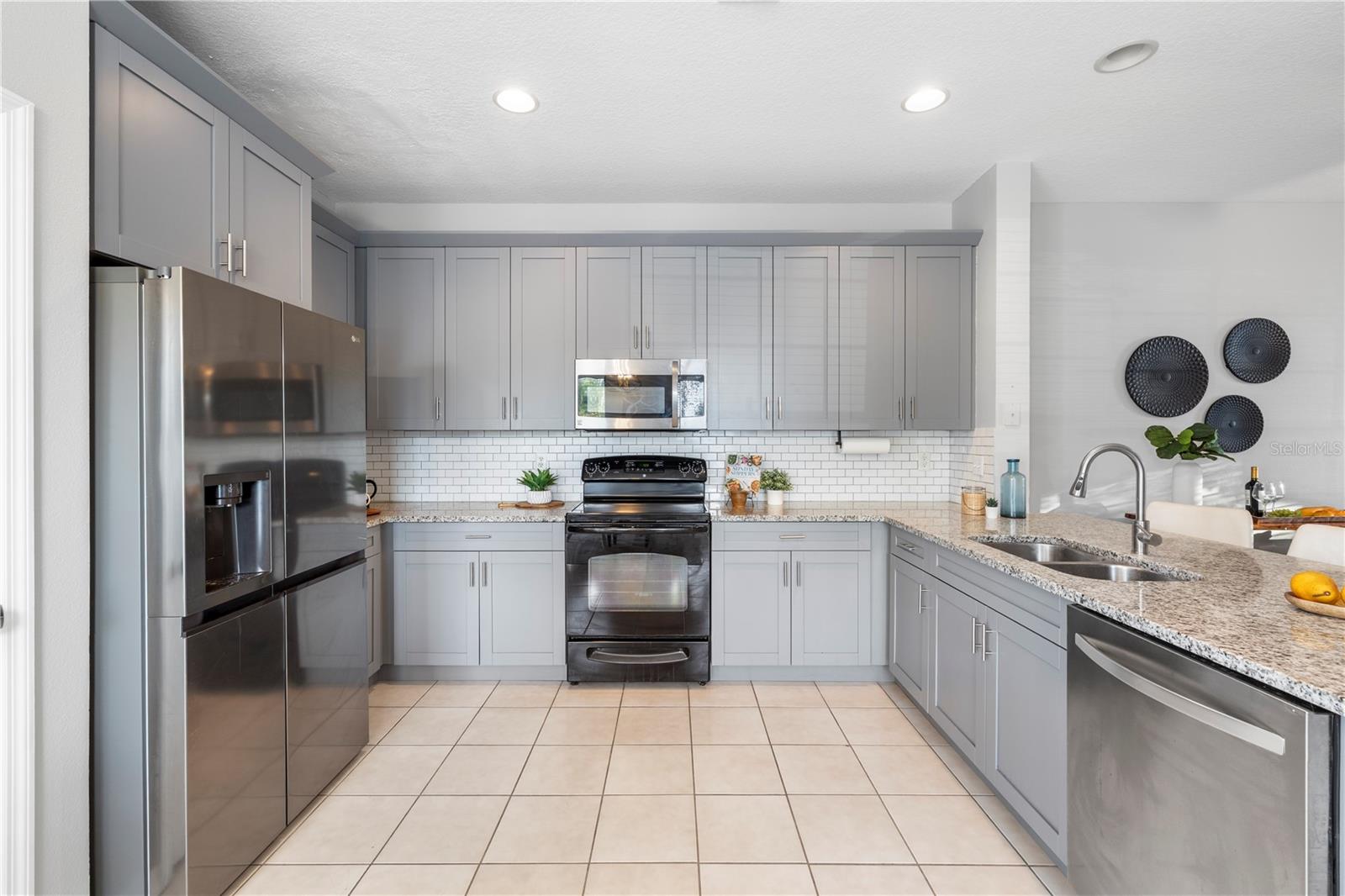 SAWGRASS VILLAGE - Residential