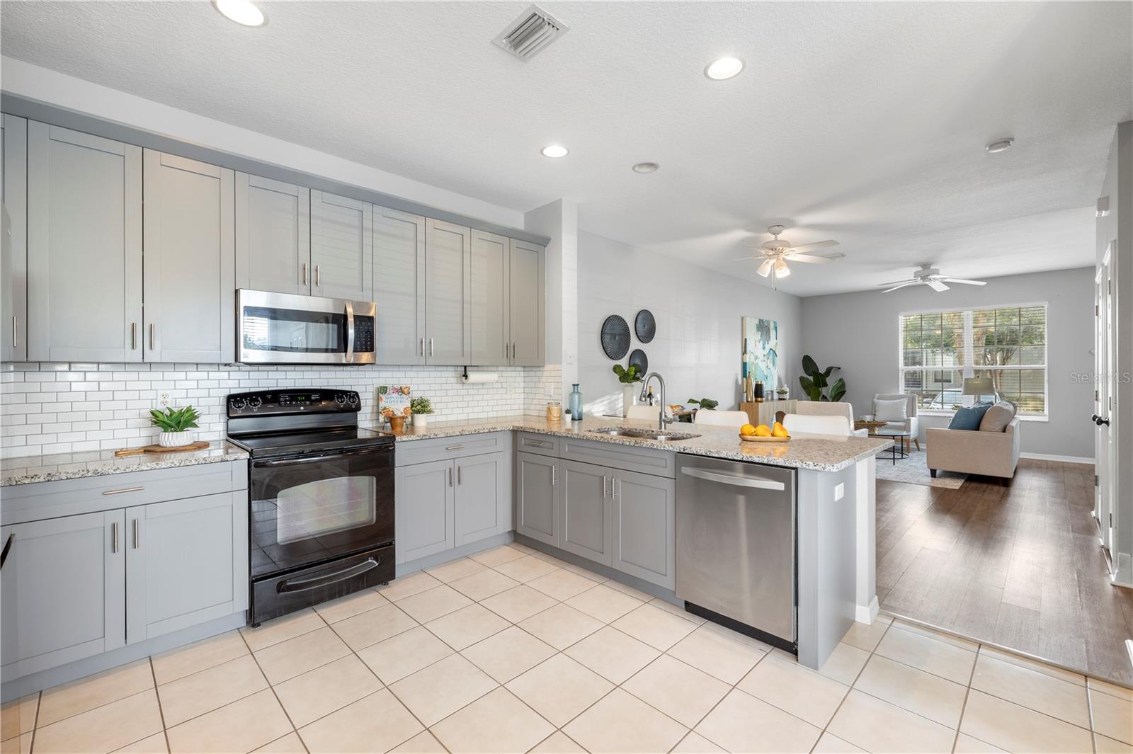 SAWGRASS VILLAGE - Residential