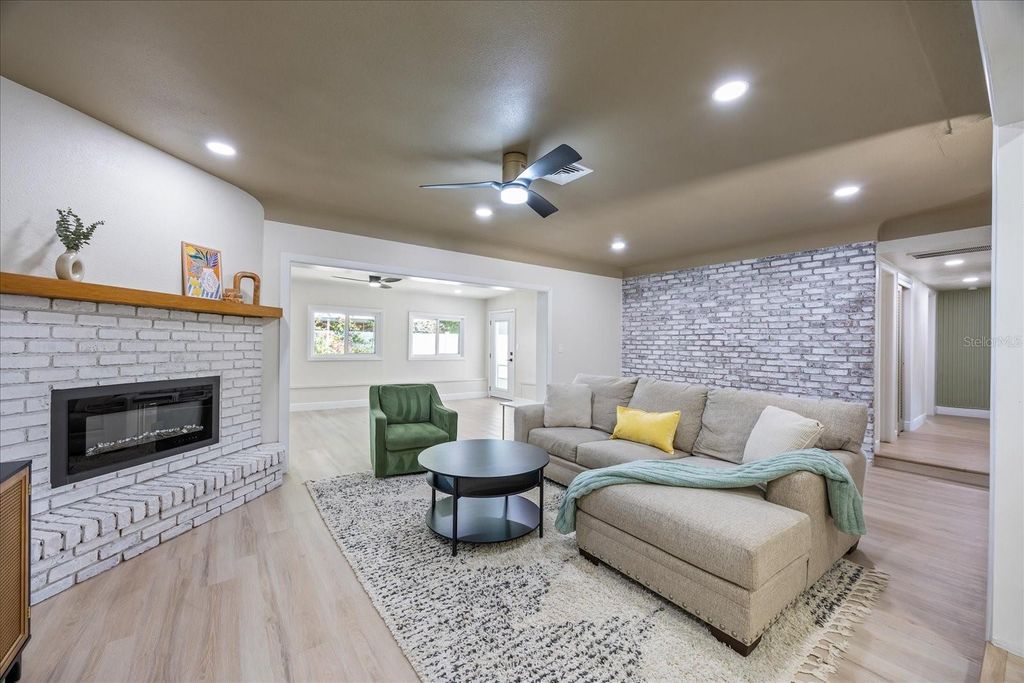 Photo of 6875 11th Avenue N, St Petersburg, FL 33710 (MLS # TB8387804)