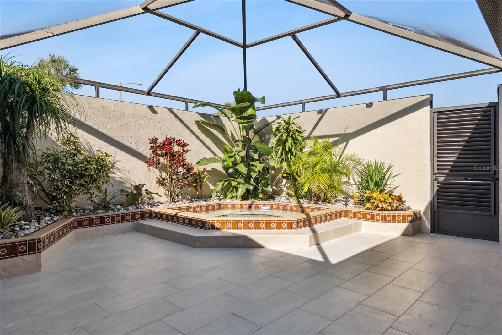 TAVARES VISTA DEL LARGO CONDO PH 03 - Residential