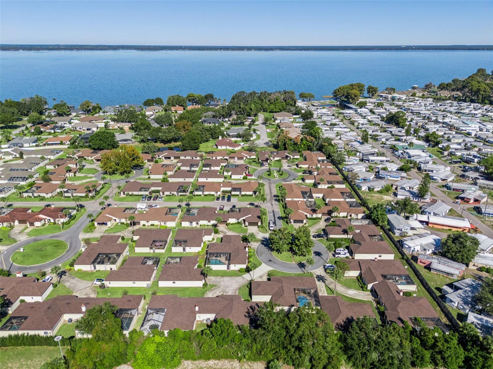 TAVARES VISTA DEL LARGO CONDO PH 03 - Residential