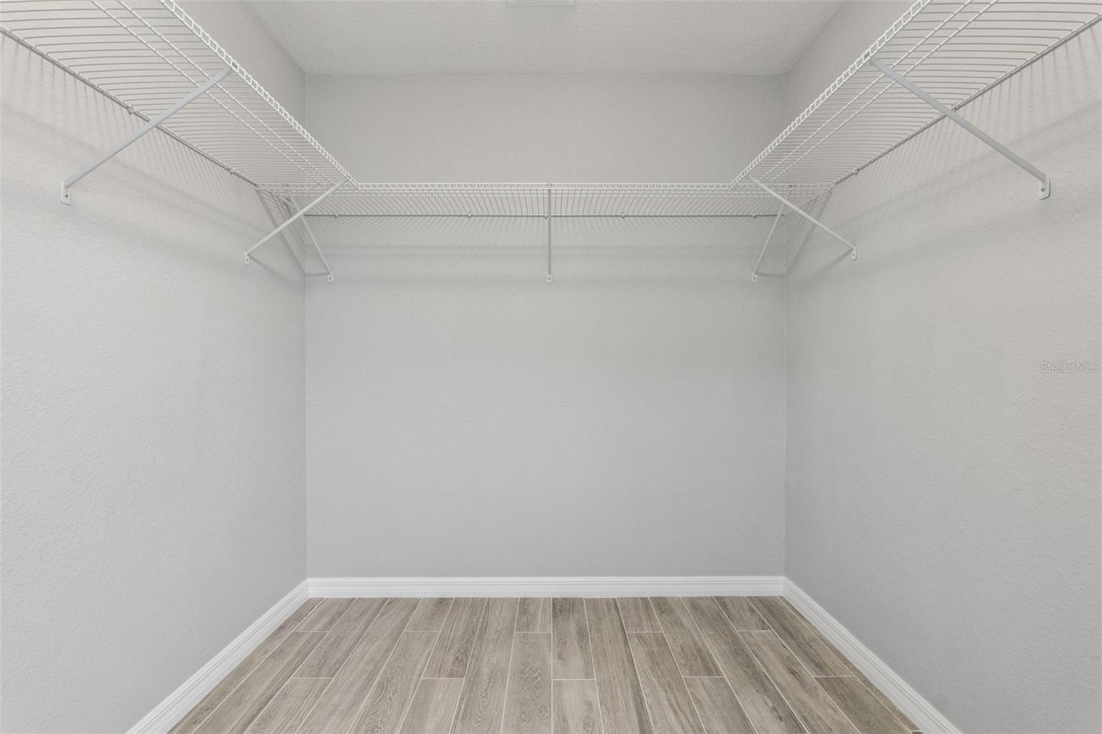 TAVARES VISTA DEL LARGO CONDO PH 03 - Residential