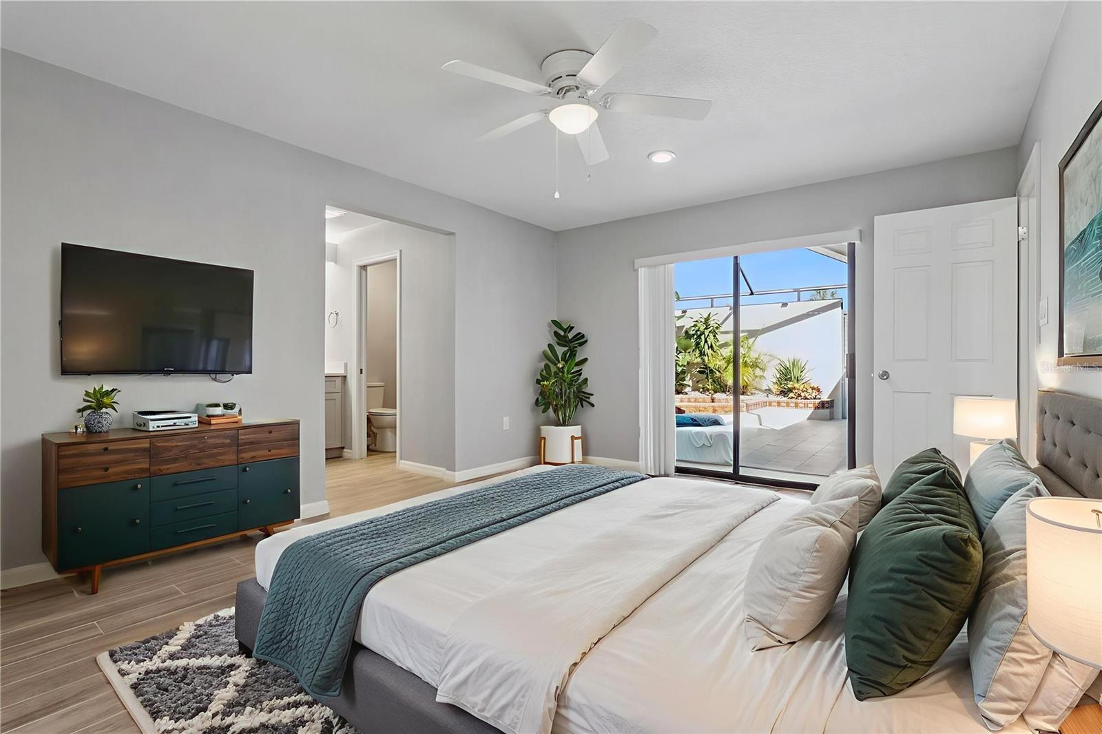 TAVARES VISTA DEL LARGO CONDO PH 03 - Residential