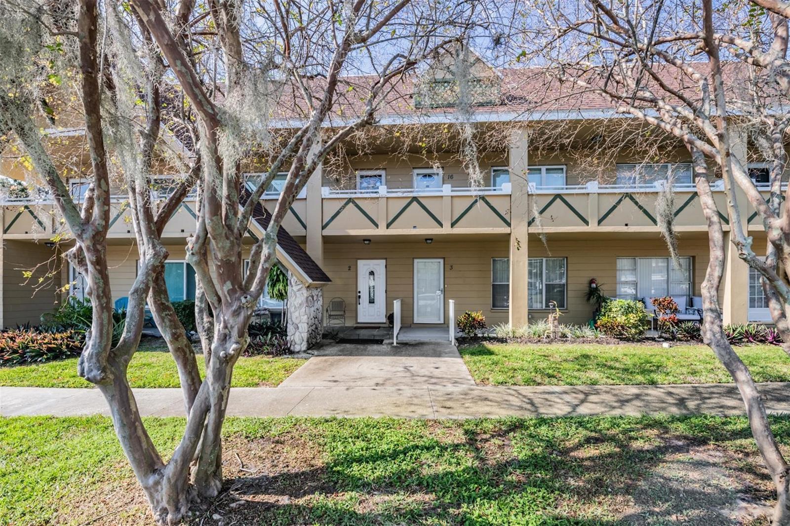 ON TOP OF THE WORLD - Residential