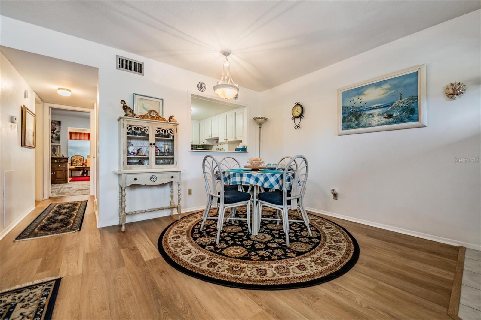 ON TOP OF THE WORLD - Residential