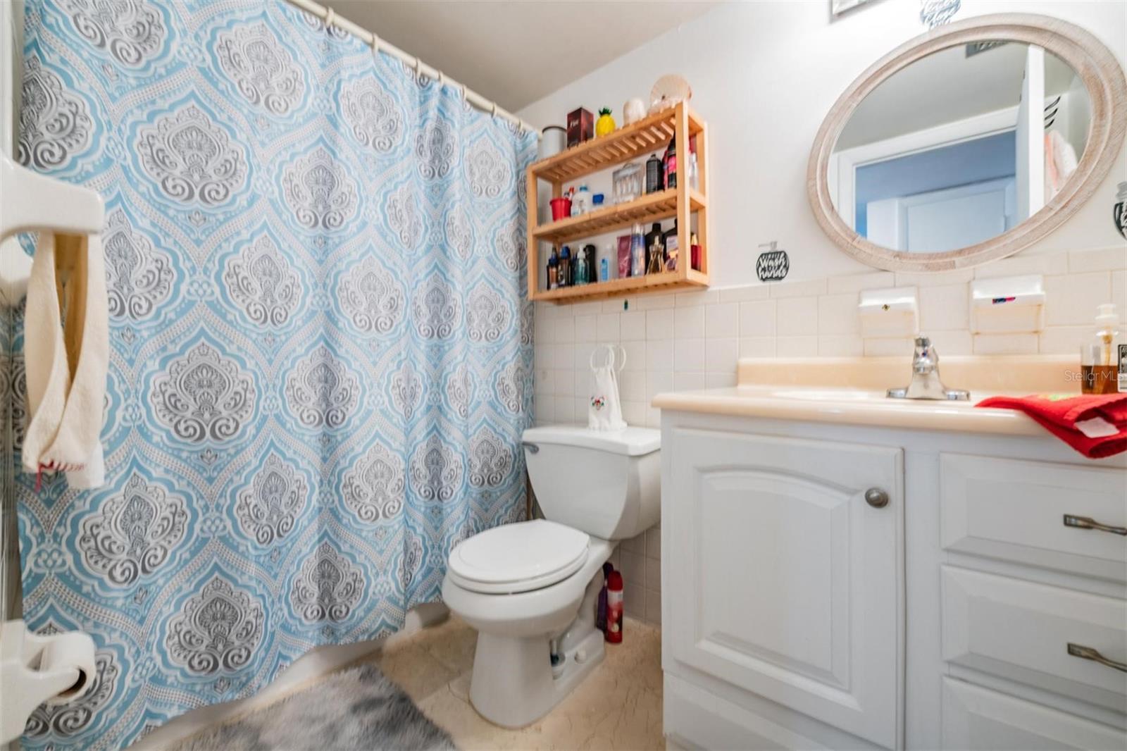 ON TOP OF THE WORLD - Residential