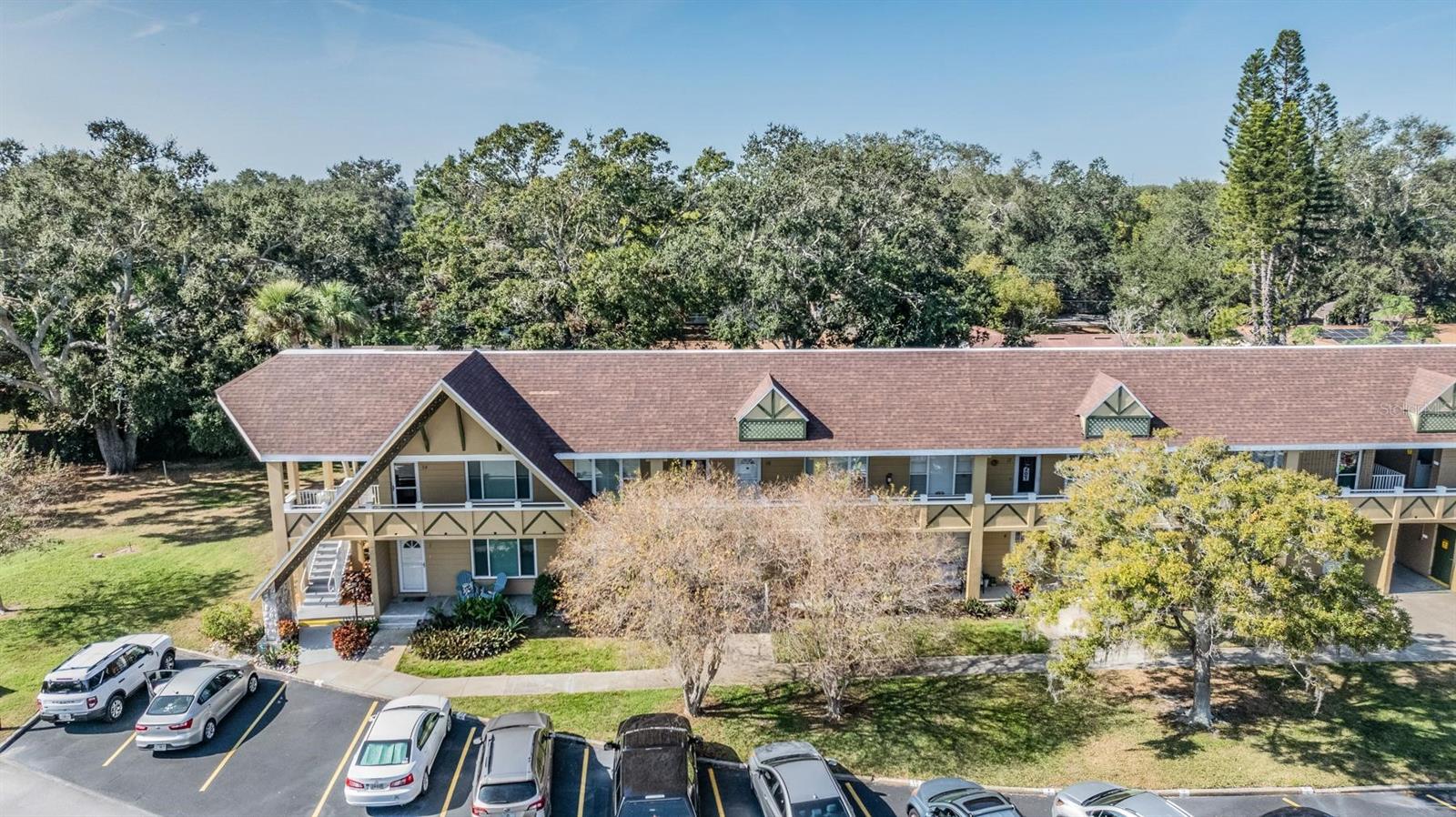 ON TOP OF THE WORLD - Residential