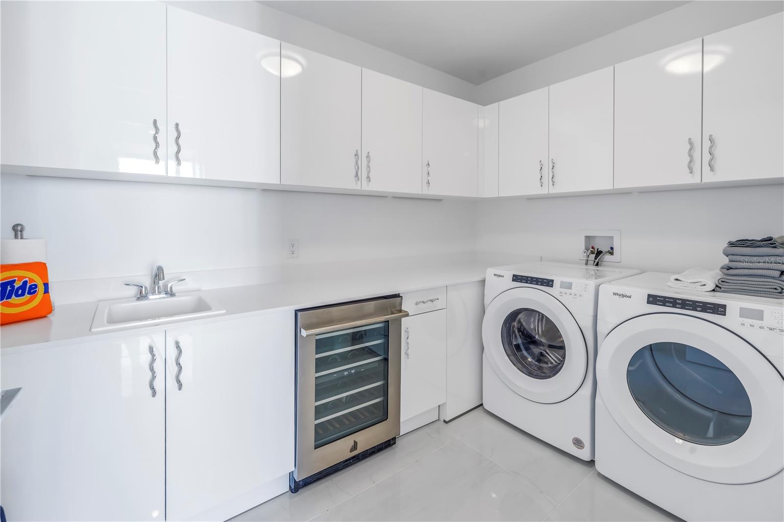 SALTAIRE CONDO - Residential