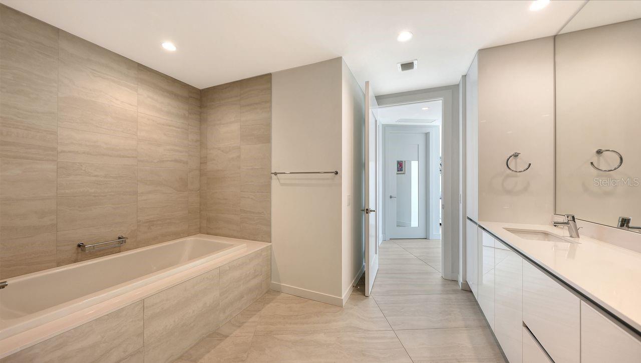 BAYSO SARASOTA - Residential