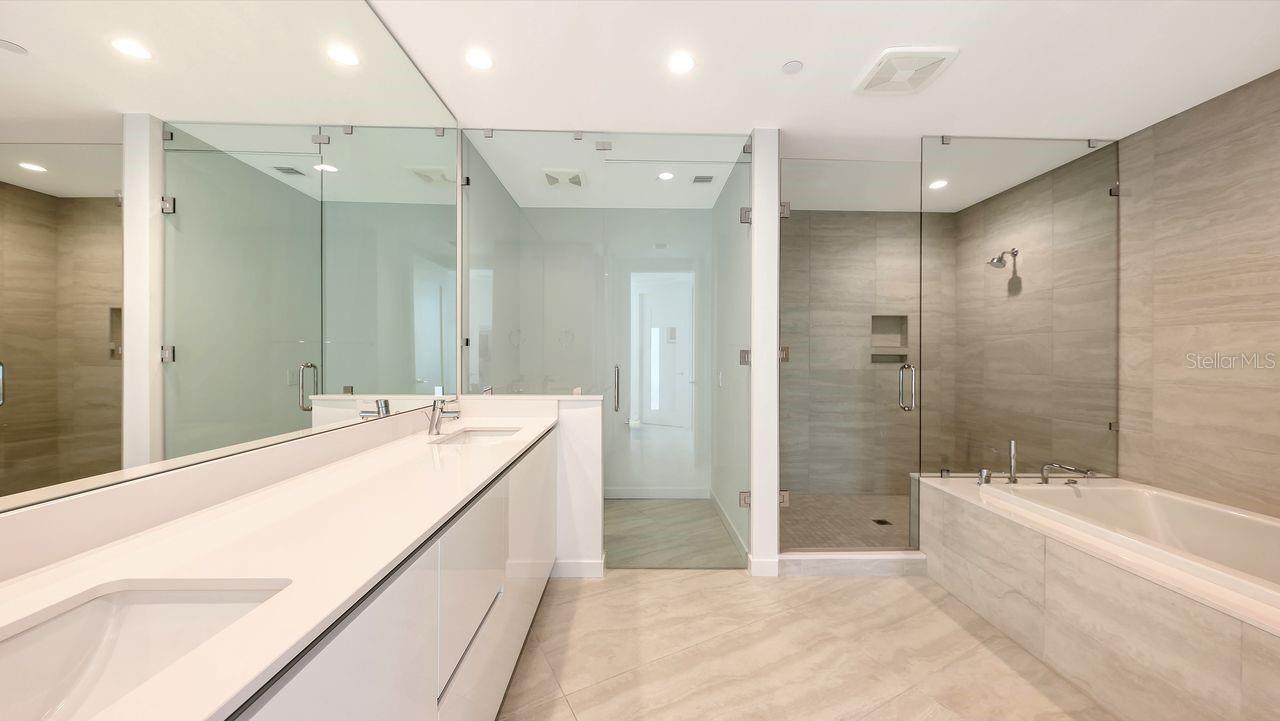 BAYSO SARASOTA - Residential