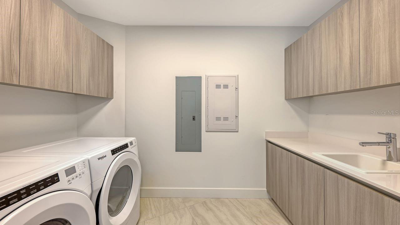 BAYSO SARASOTA - Residential