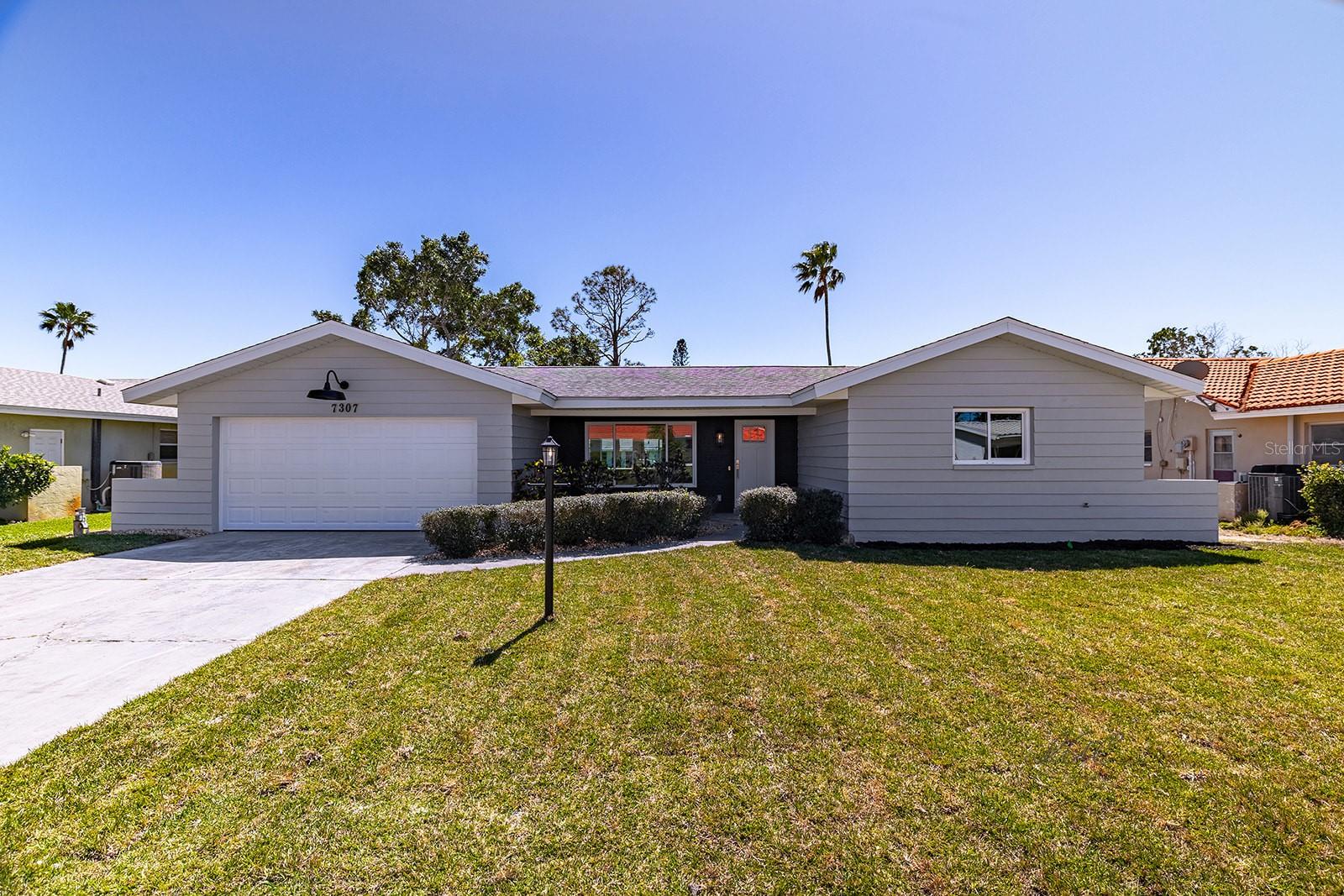 VILLAGE GREEN OF BRADENTON - Residential