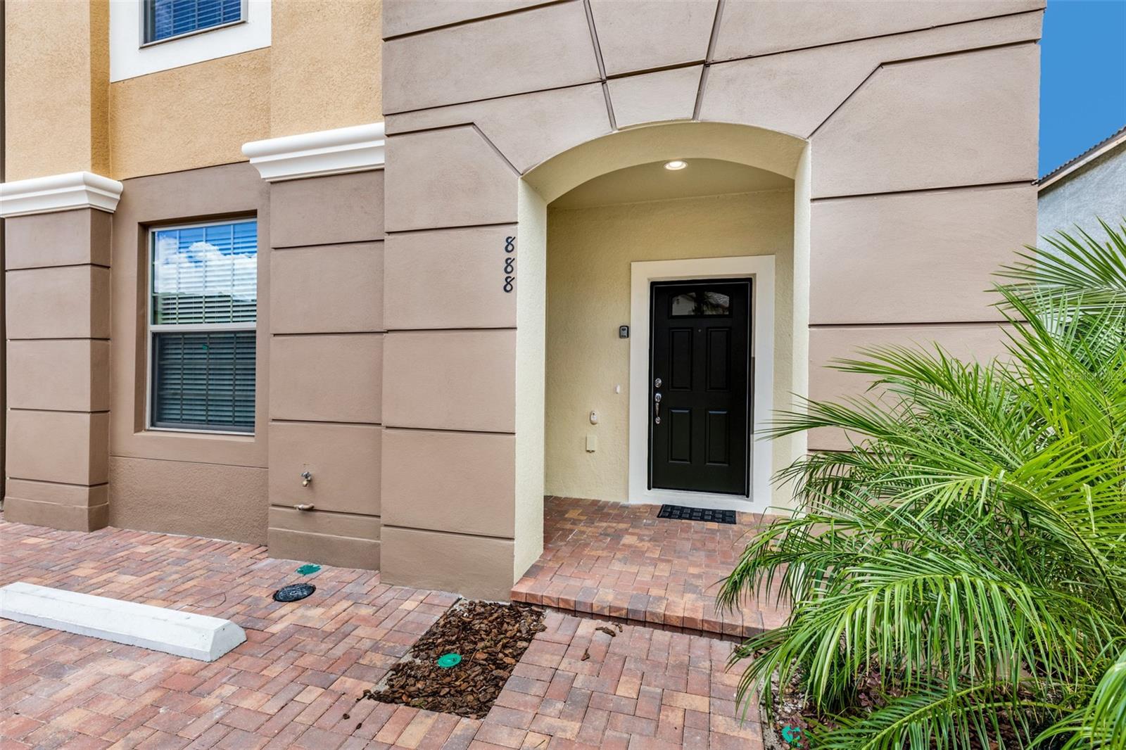 8887 GENEVE COURT