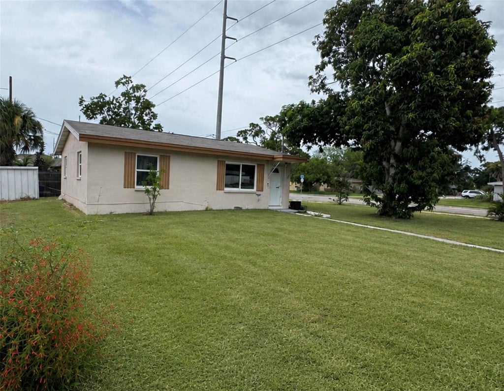 Photo of 2403 Adrian Avenue, Largo, FL 33774 (MLS # O6428062)