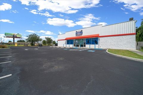 Tiny photo for 2401 SE 58th Avenue, Ocala, FL 34480 (MLS # OM709925)