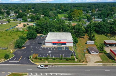 Tiny photo for 2401 SE 58th Avenue, Ocala, FL 34480 (MLS # OM709925)