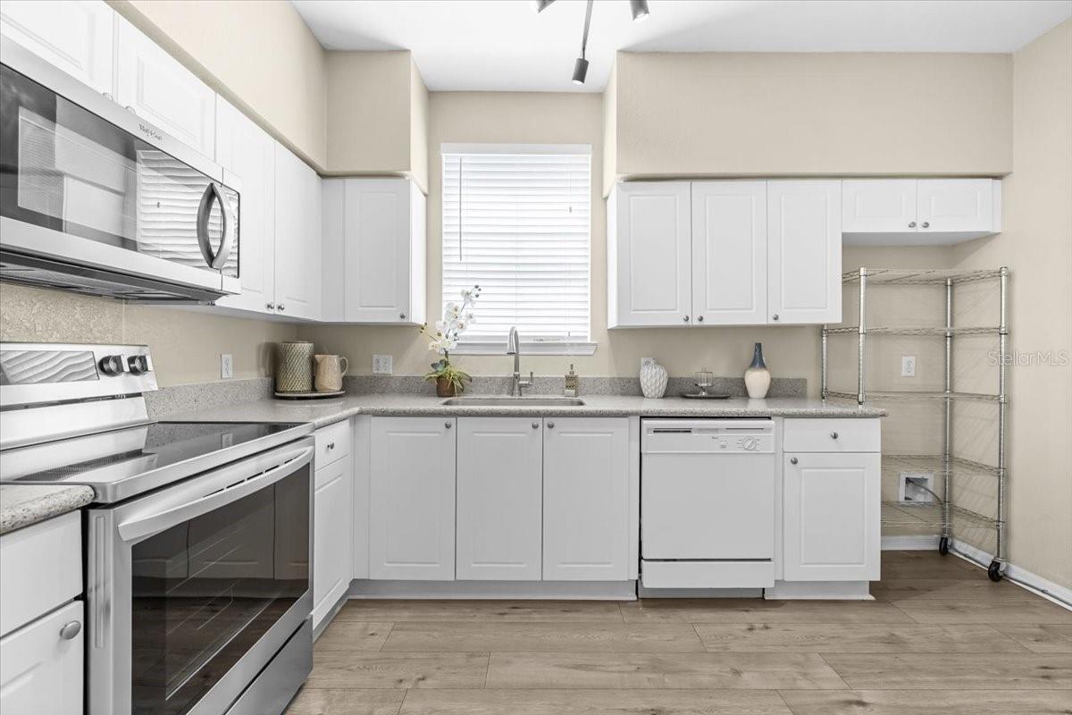 THE VILLAS AT CARROLLWOOD CONDO - Residential