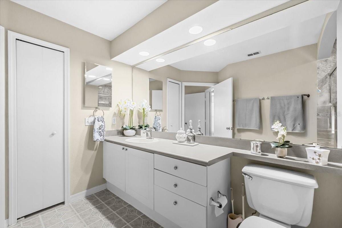 THE VILLAS AT CARROLLWOOD CONDO - Residential