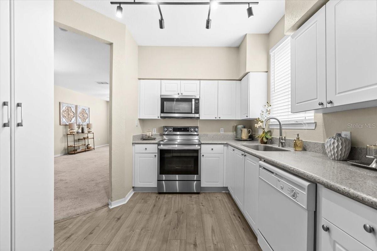 THE VILLAS AT CARROLLWOOD CONDO - Residential