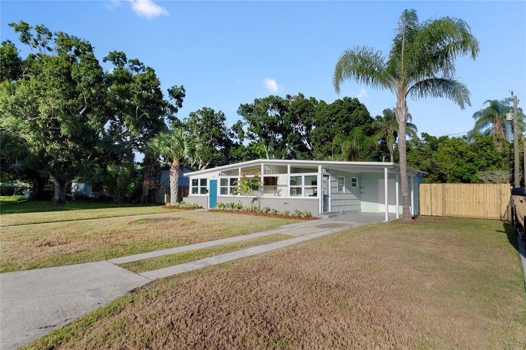 Photo of 6427 15th Street N, St Petersburg, FL 33702 (MLS # TB8429548)