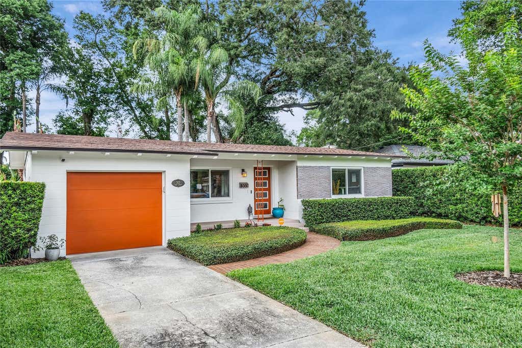 Photo of 303 E Jersey Street, Orlando, FL 32806 (MLS # O6414987)