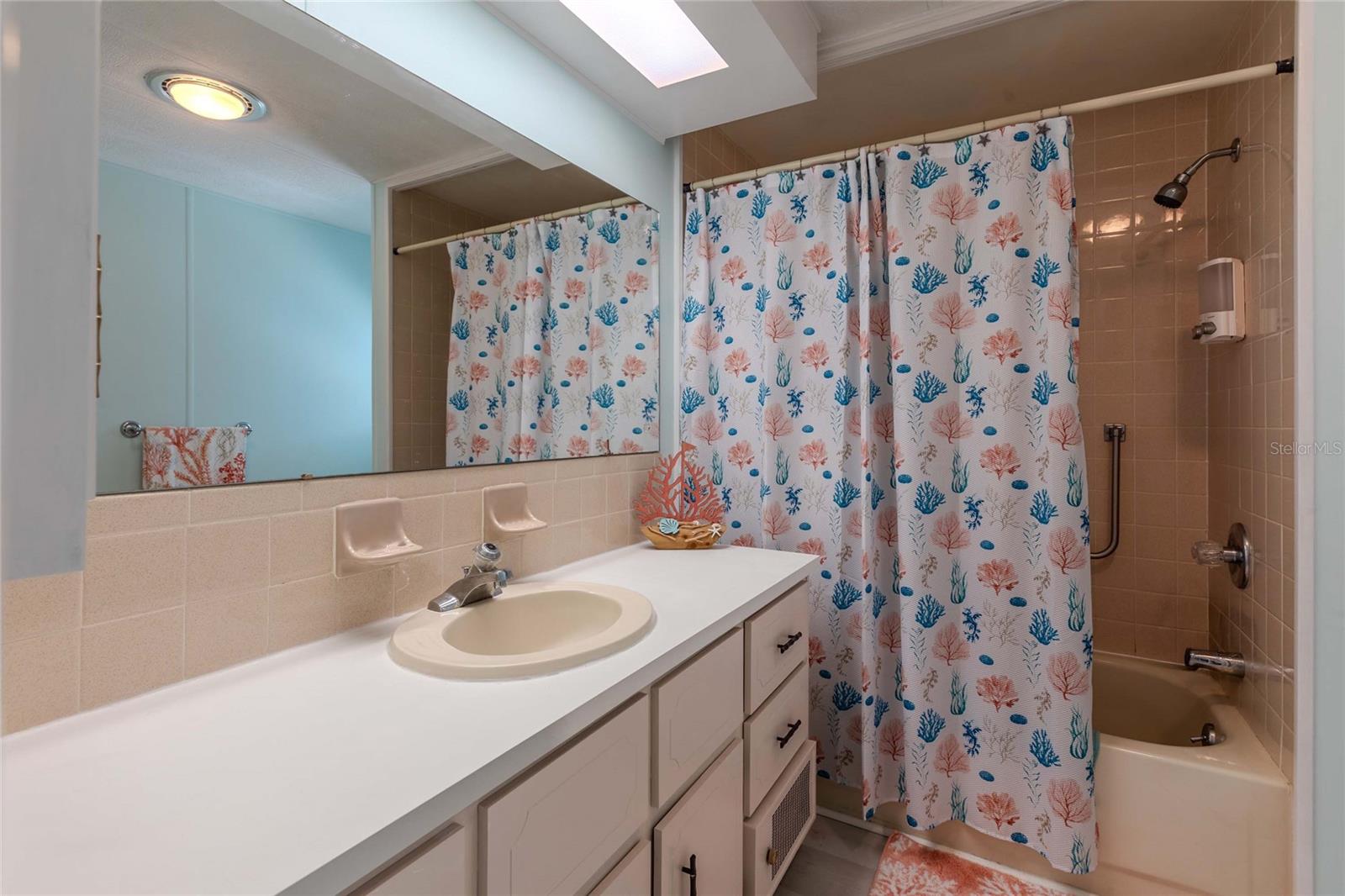 MAPLE LEAF ESTATES - Residential