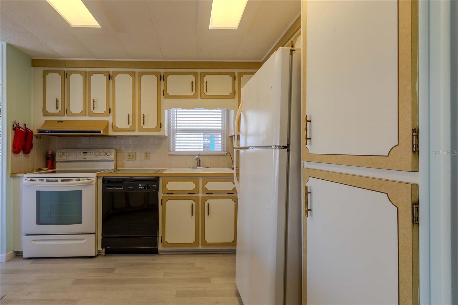 MAPLE LEAF ESTATES - Residential