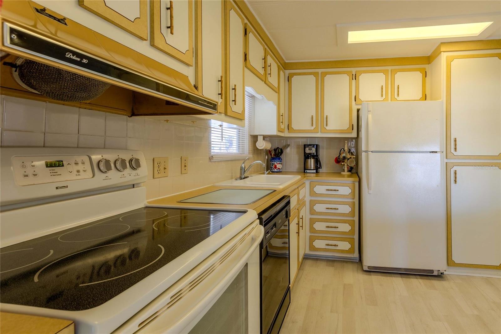 MAPLE LEAF ESTATES - Residential