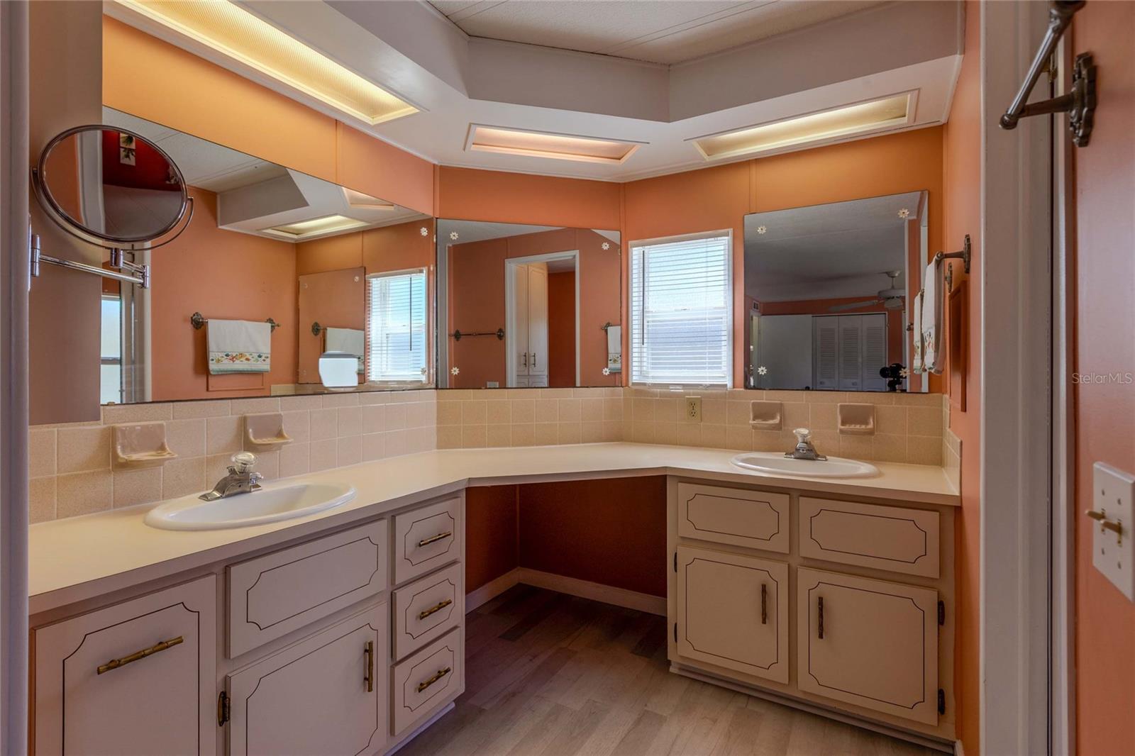 MAPLE LEAF ESTATES - Residential