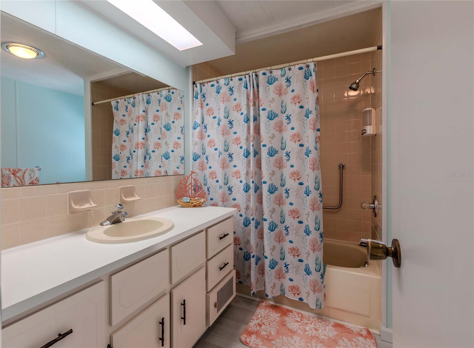 MAPLE LEAF ESTATES - Residential