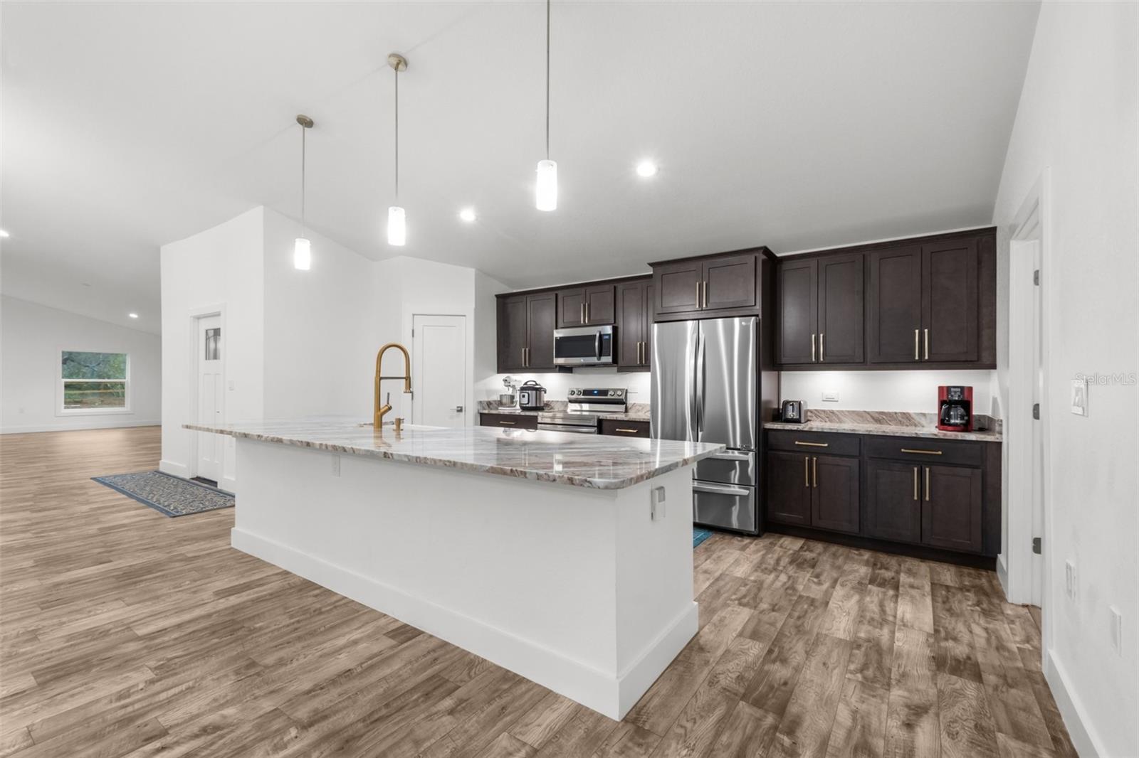 ROYAL HIGHLANDS - Residential