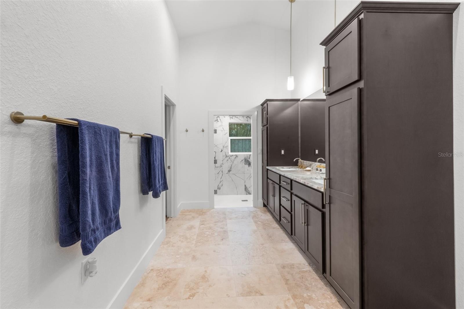 ROYAL HIGHLANDS - Residential