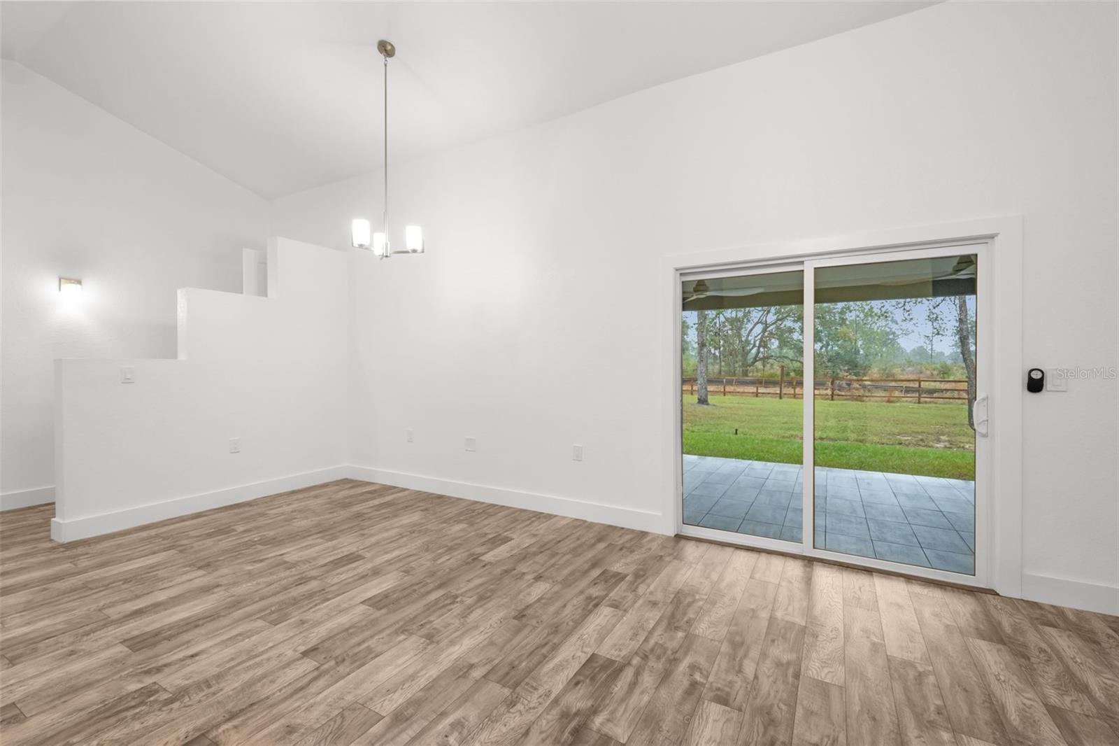 ROYAL HIGHLANDS - Residential