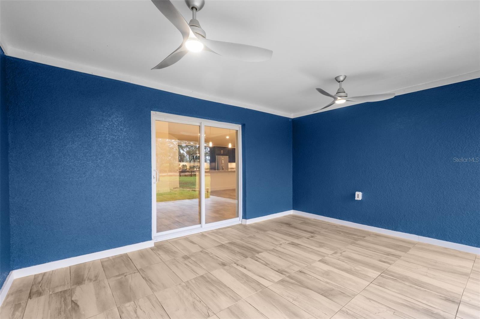 ROYAL HIGHLANDS - Residential