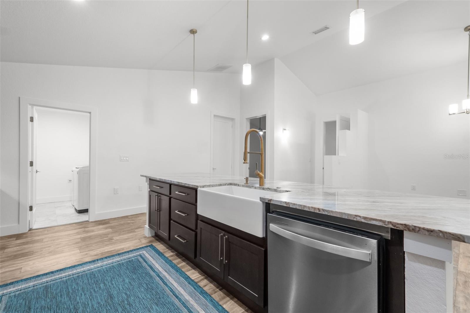 ROYAL HIGHLANDS - Residential