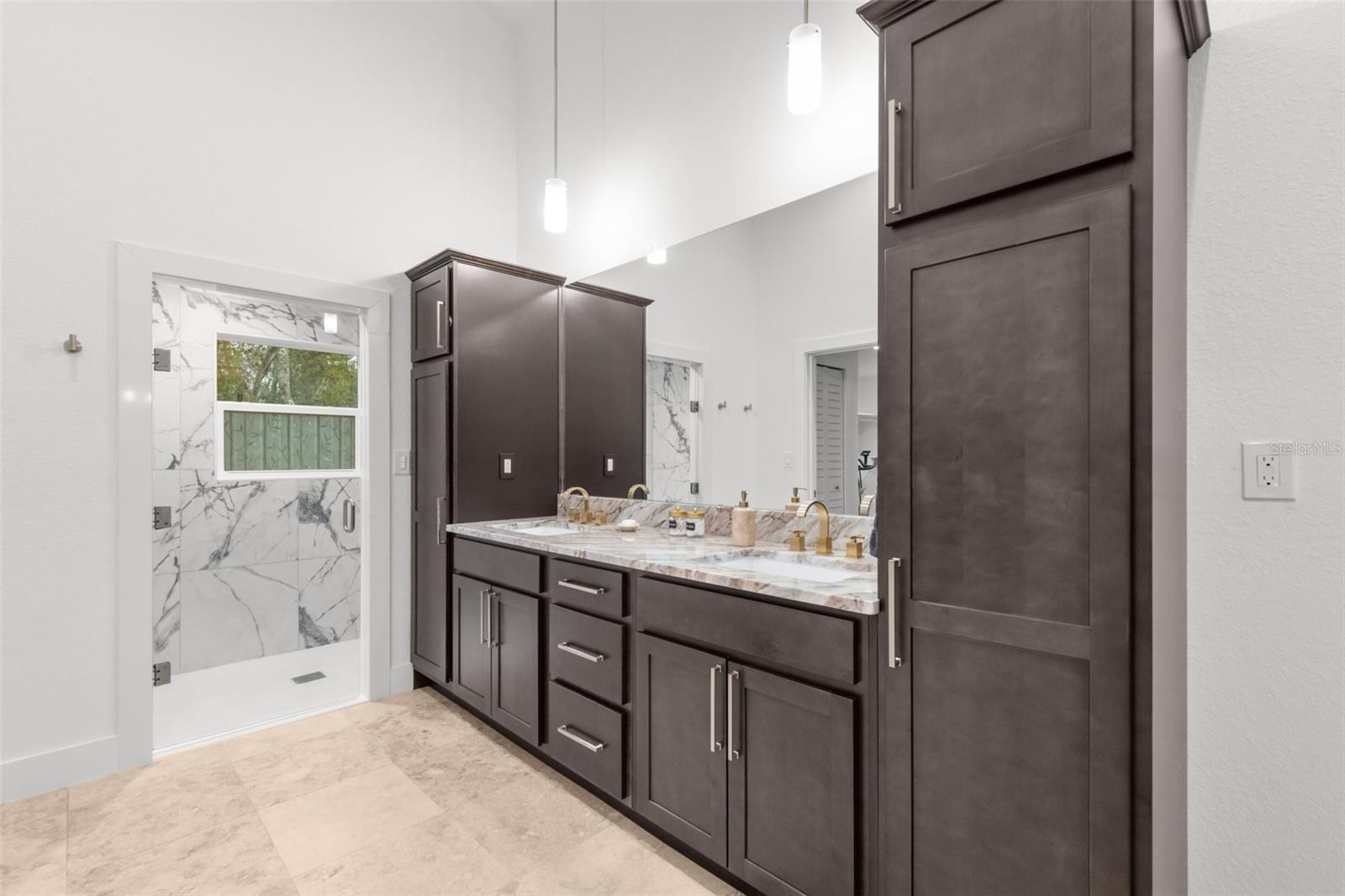 ROYAL HIGHLANDS - Residential