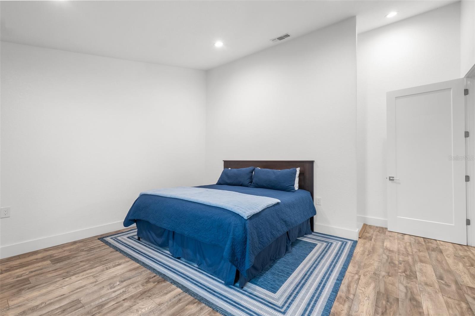 ROYAL HIGHLANDS - Residential