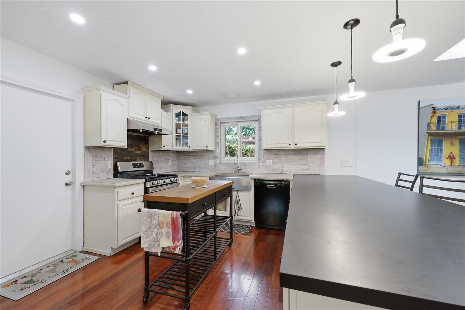 PALM VIEW ESTATES - Residential