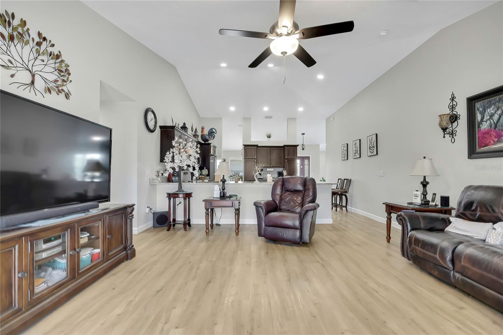 ROYAL HIGHLANDS - Residential