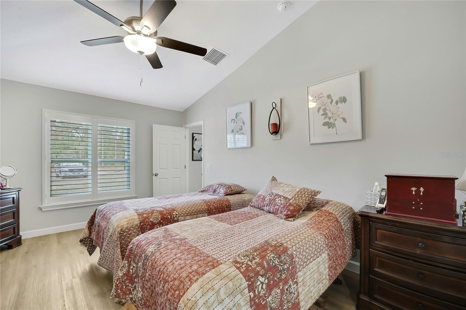 ROYAL HIGHLANDS - Residential