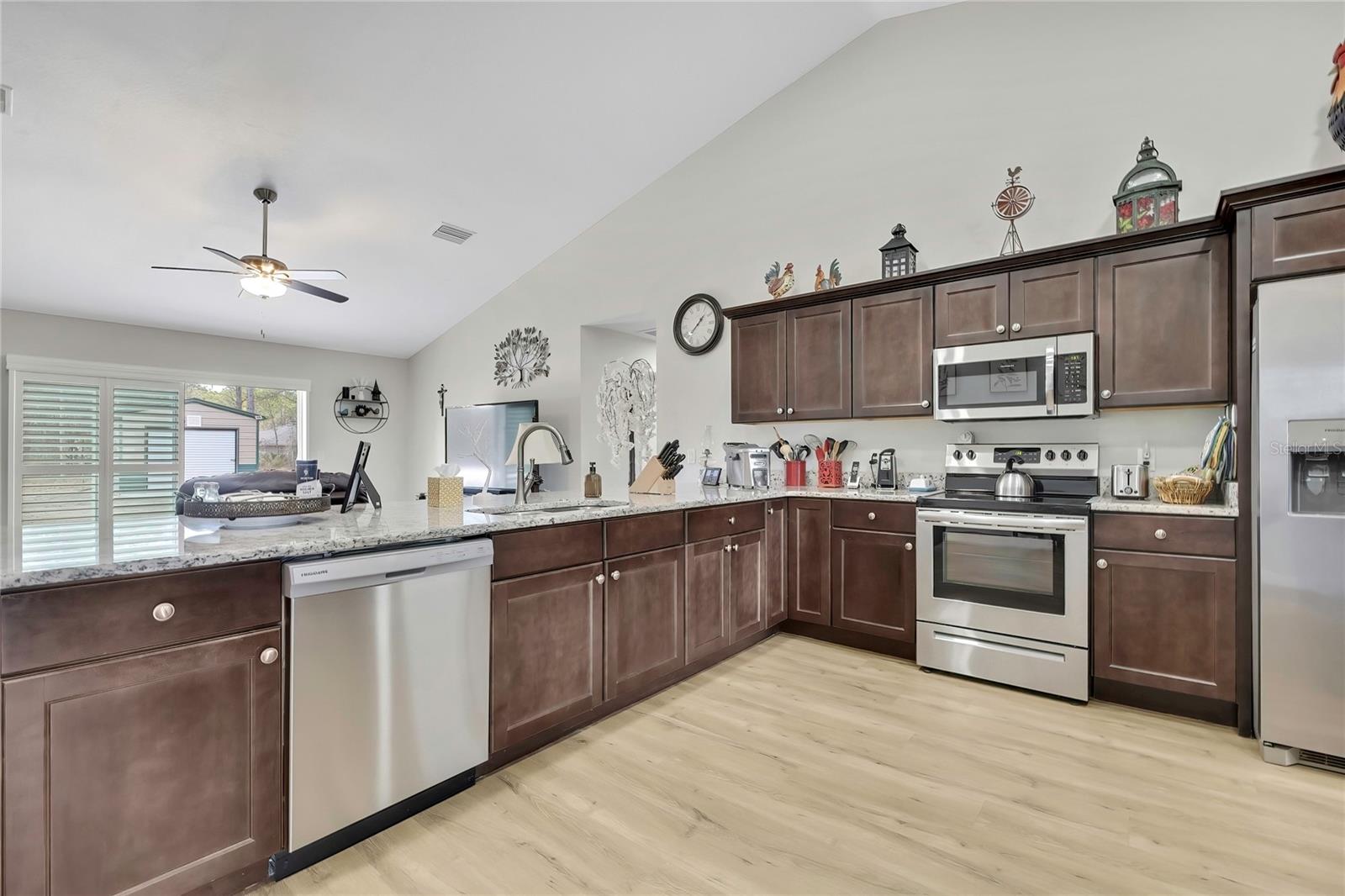 ROYAL HIGHLANDS - Residential