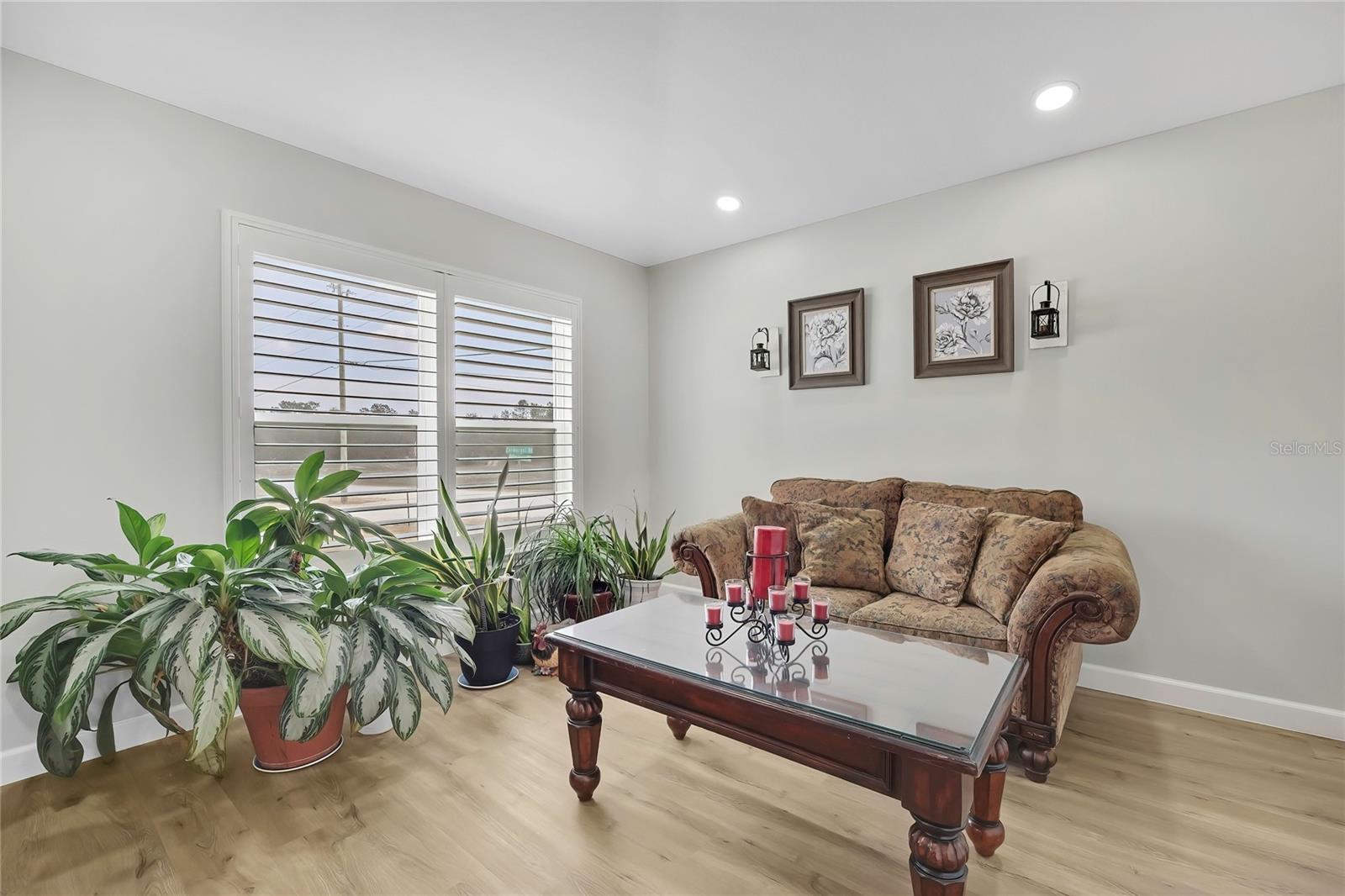 ROYAL HIGHLANDS - Residential