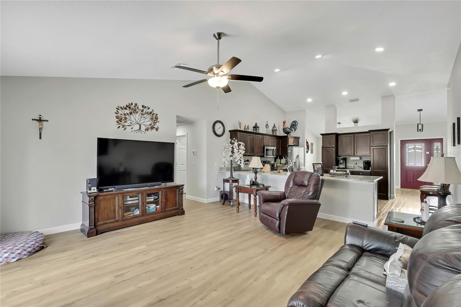 ROYAL HIGHLANDS - Residential