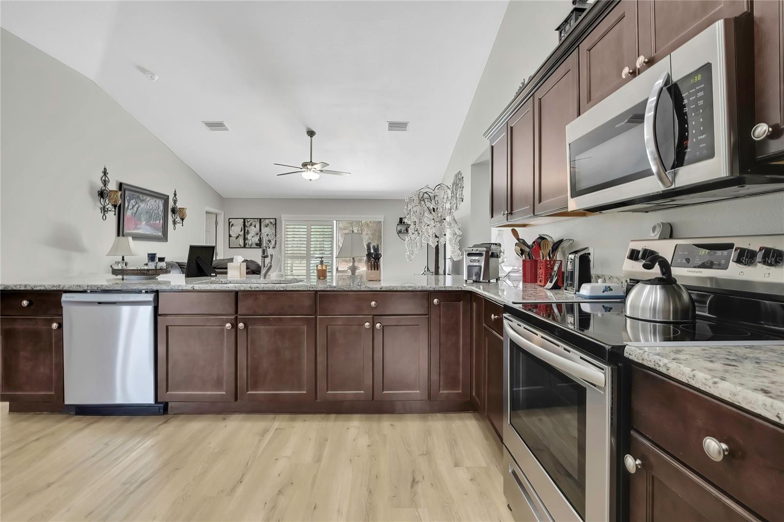 ROYAL HIGHLANDS - Residential