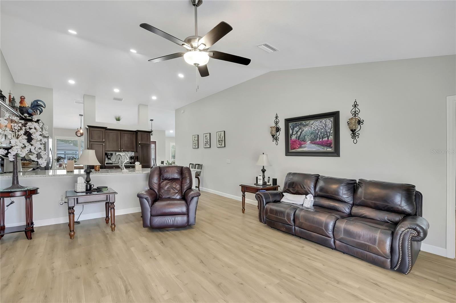 ROYAL HIGHLANDS - Residential