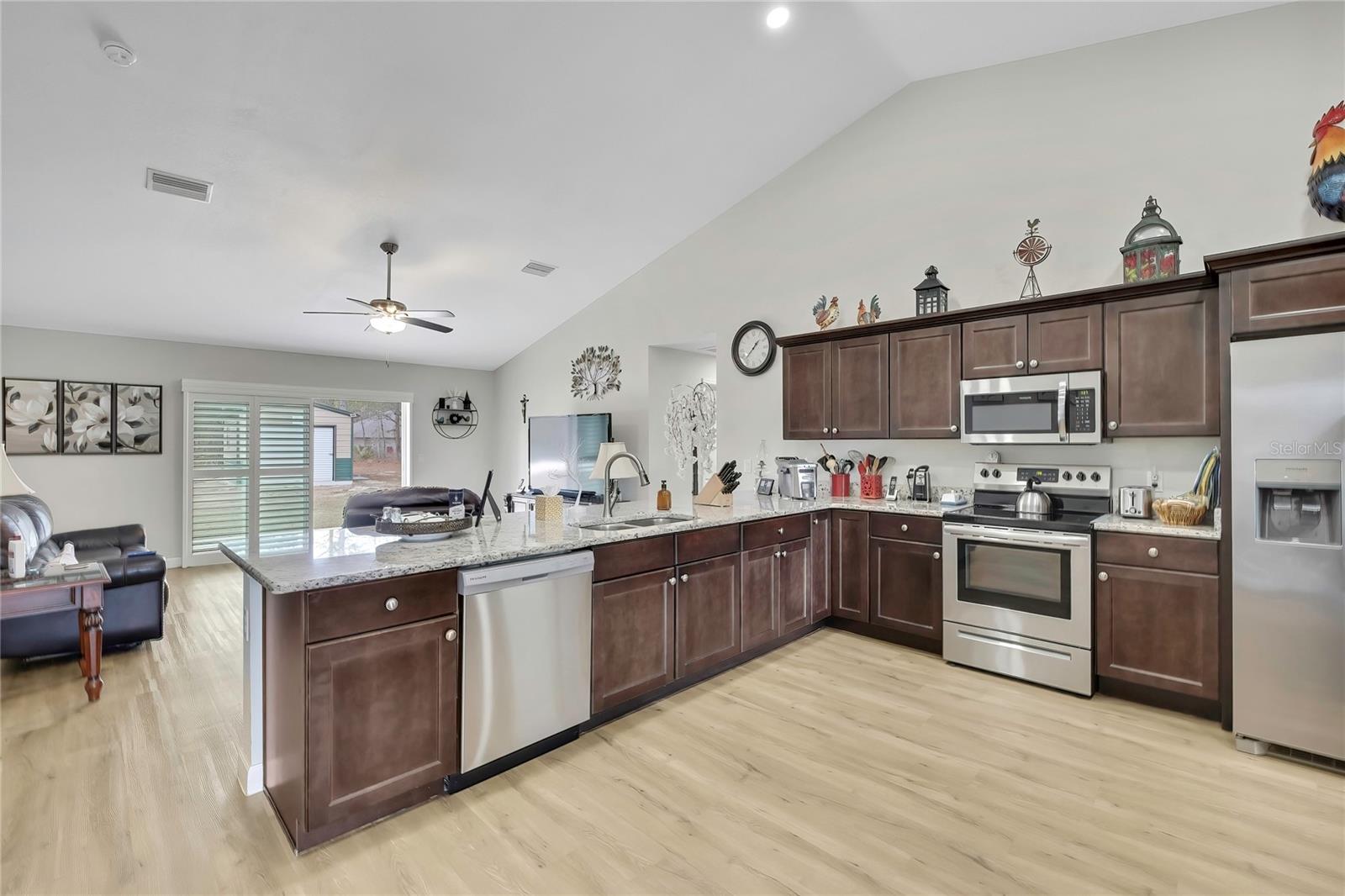 ROYAL HIGHLANDS - Residential