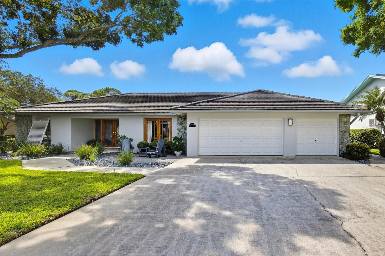 2900 SANDPIPER PLACE